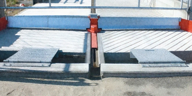 Откидные переходные мостики