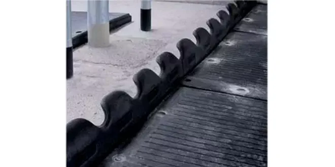 Удобный и прочный эластичный грудной упор ErgoBOARD для коров