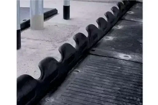 Удобный и прочный эластичный грудной упор ErgoBOARD для коров